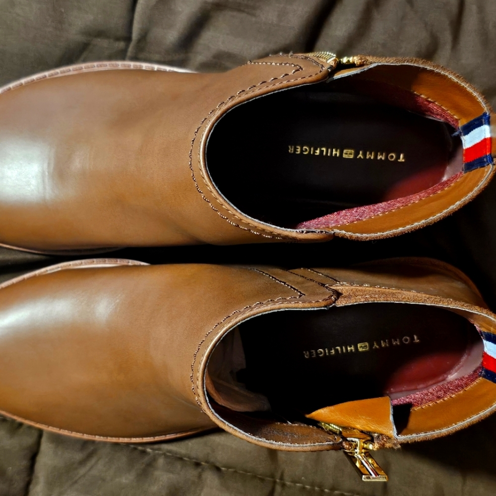 Tommy Hilfiger ankle booties